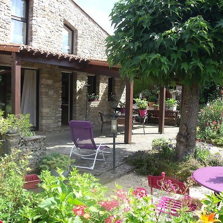 L' Esterlanges Suite Famille 2 Chambres 4 Personnes Proche Puydufou Saint-Vincent-Sterlanges Exterior photo