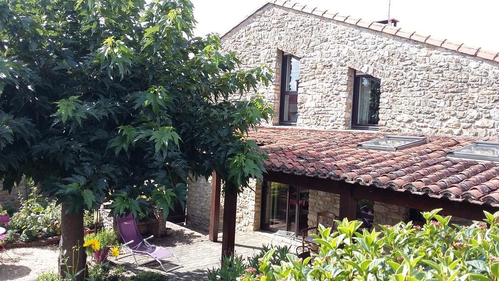 L' Esterlanges Suite Famille 2 Chambres 4 Personnes Proche Puydufou Saint-Vincent-Sterlanges Exterior photo